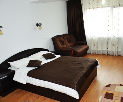 Camere de 3 locuri la Vila Phoenix din statiunea Ranca.